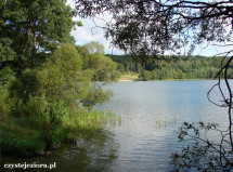Tu zaczyna się jezioro Raduńskie Dolne, od strony Raduńskiego Górnego