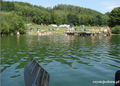 Pole namiotowe nad jeziorem Brodno Małe