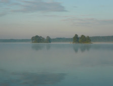 Widok na jezioro Sławskie z Pola Biwakowego Sosenka