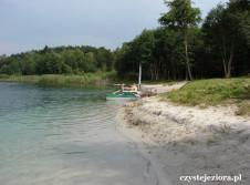 Naturalna plaża nad jeziorem Budzisławskim