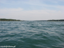 Wieją tu niezgorsze wiatry, jezioro Powidzkie w sierpniu 2015