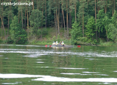 Wioślarze na jeziorze Koronowskim