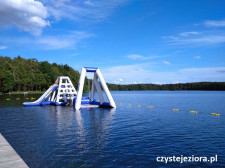 Zjeżdżalnia na jeziorze Dąbie - tylko dla potrafiących pływać